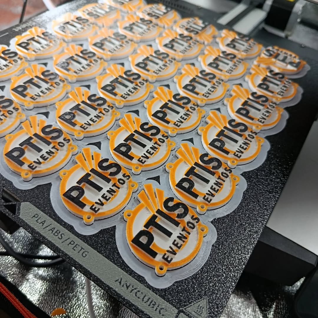 Porta-chaves personalizados impressos em 3D pela StratoPrint