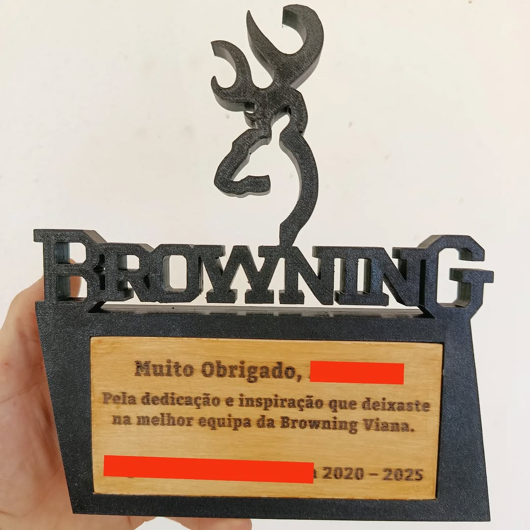 Peça personalizada com gravação laser e impressão 3D